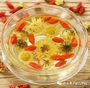 感冒发冷喝菊花有用吗（感冒了喝菊花冰糖水可以吗）